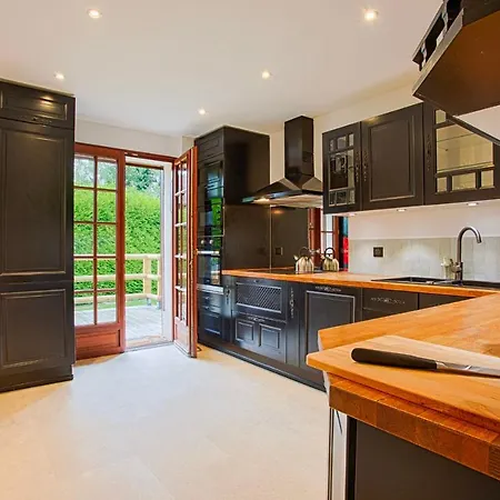 Paseo - 11 Bedrooms - Large Heated Swimming Pool - Near Deauville Villa Bonneville-sur-Touques