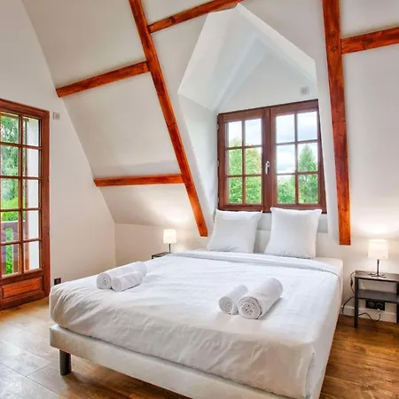 Villa Paseo - 11 Bedrooms - Large Heated Swimming Pool - Near Deauville Bonneville-sur-Touques