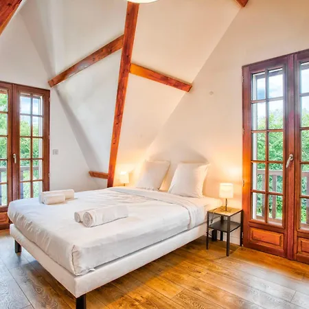 Paseo - 11 Bedrooms - Large Heated Swimming Pool - Near Deauville Bonneville-sur-Touques