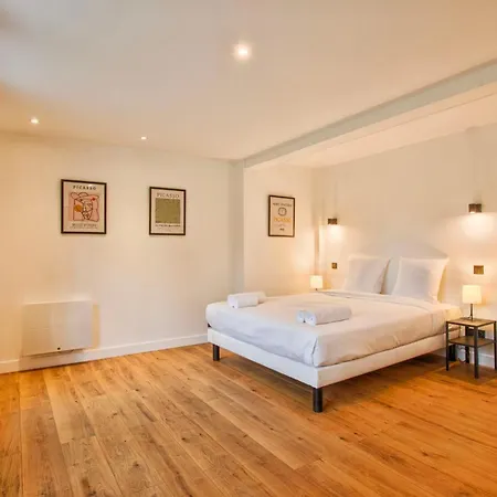 Villa Paseo - 11 Bedrooms - Large Heated Swimming Pool - Near Deauville